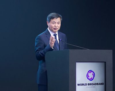 中國電信董事長柯瑞文：云網筑基，智惠未來
